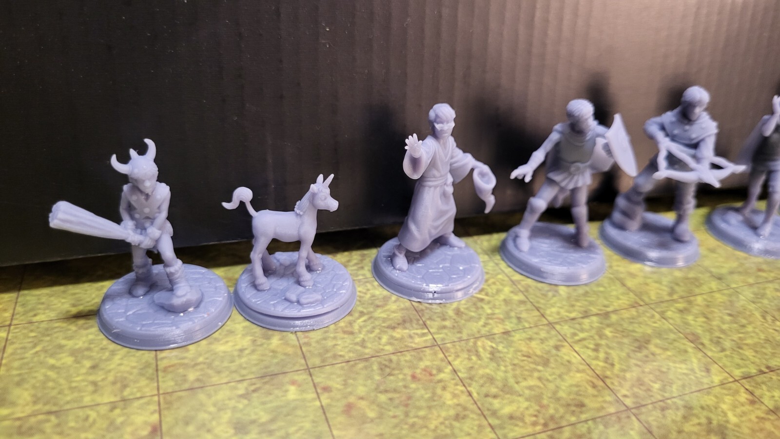 Saturday Morning Heroes + DM Dungeons & Dragons 28mm Unpainted New