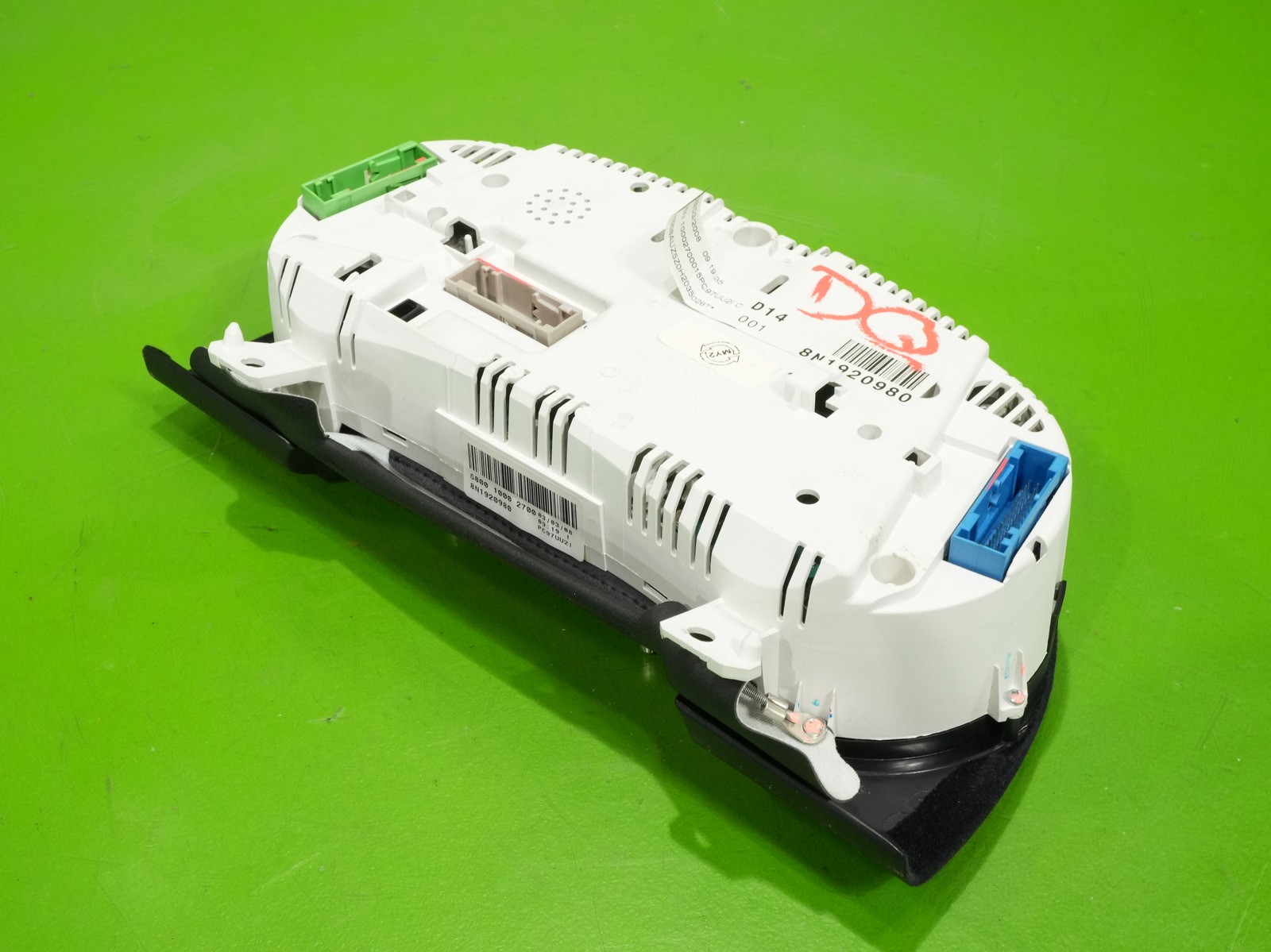 00-06 Audi TT OEM 8N1920980 gauge instrument cluster panel speedometer