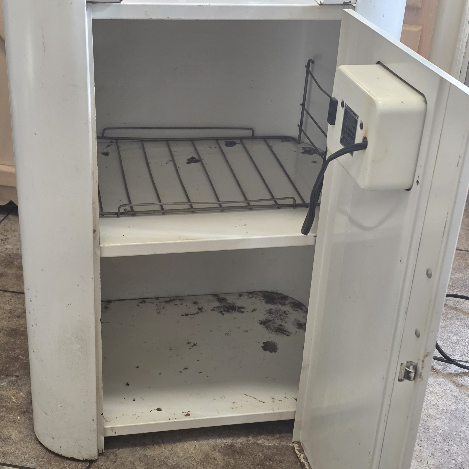 Vintage 1950s Westinghouse Electric Roaster Oven w/ Cabinet & Accessories