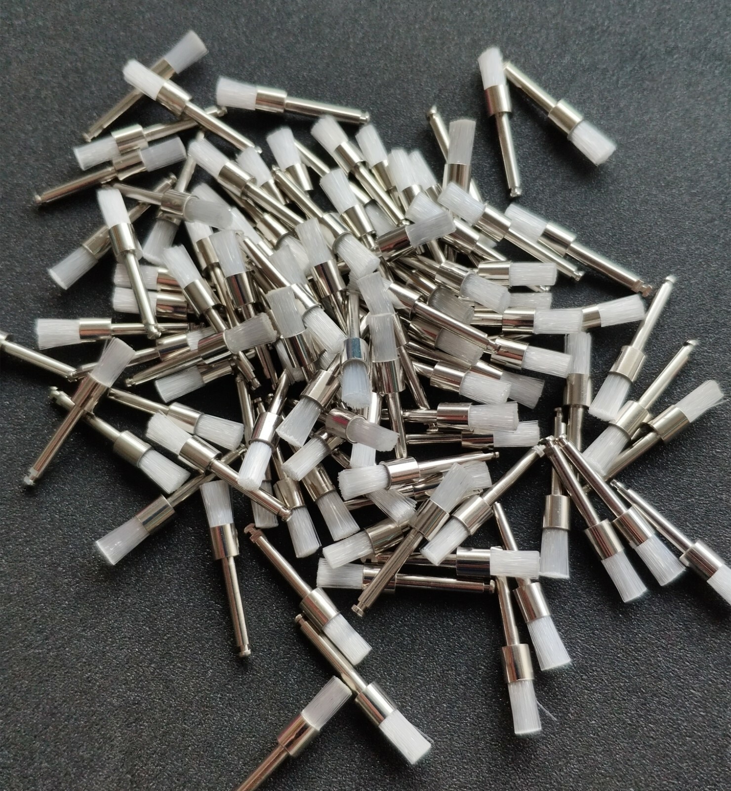 100 Pcs Dental Disposable White Nylon Polishing Flat Latch Polisher Prophy Brush