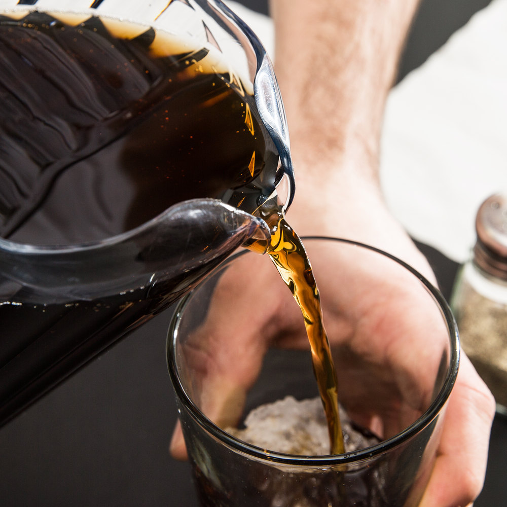 12 PACK Clear 60 Oz Plastic Round Bar Restaurant Beverage Serving Spout Pitchers