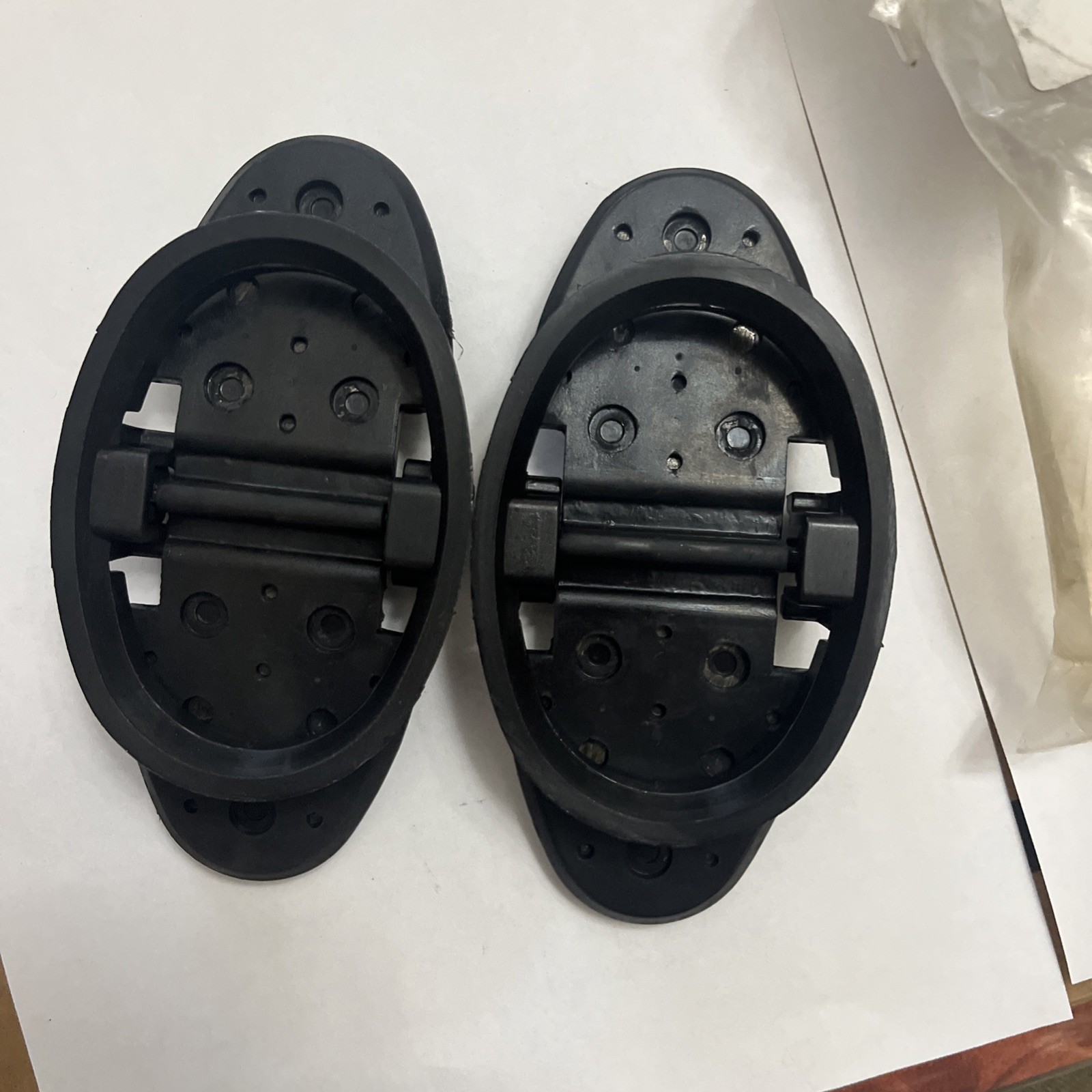 1982-1996 Exhaust Flappers Water Shutters Sierra 18-2732-9 Pair 807166A3 BIN