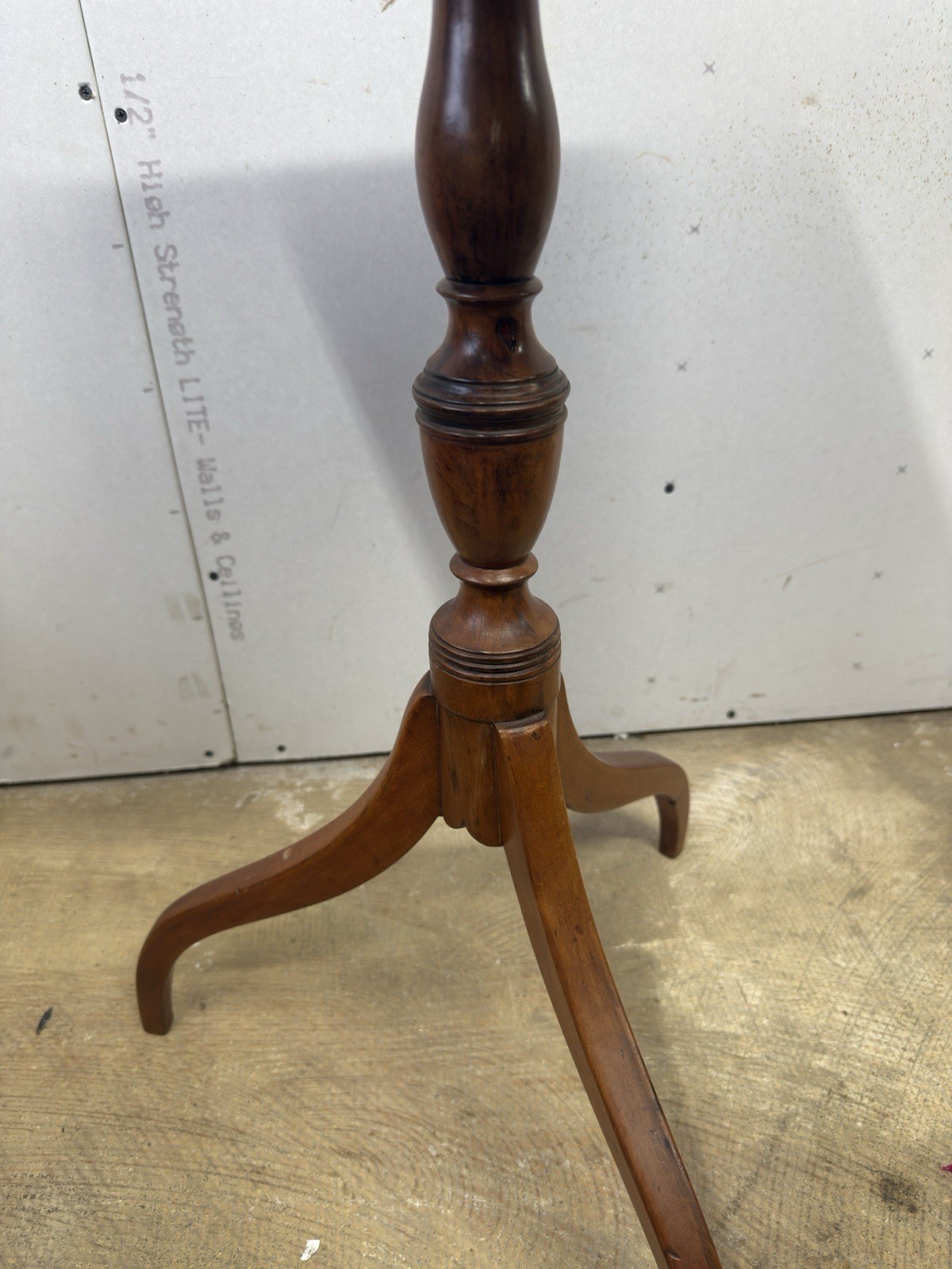 Antique New England maple federal cherry candle stand 1810 spider legs