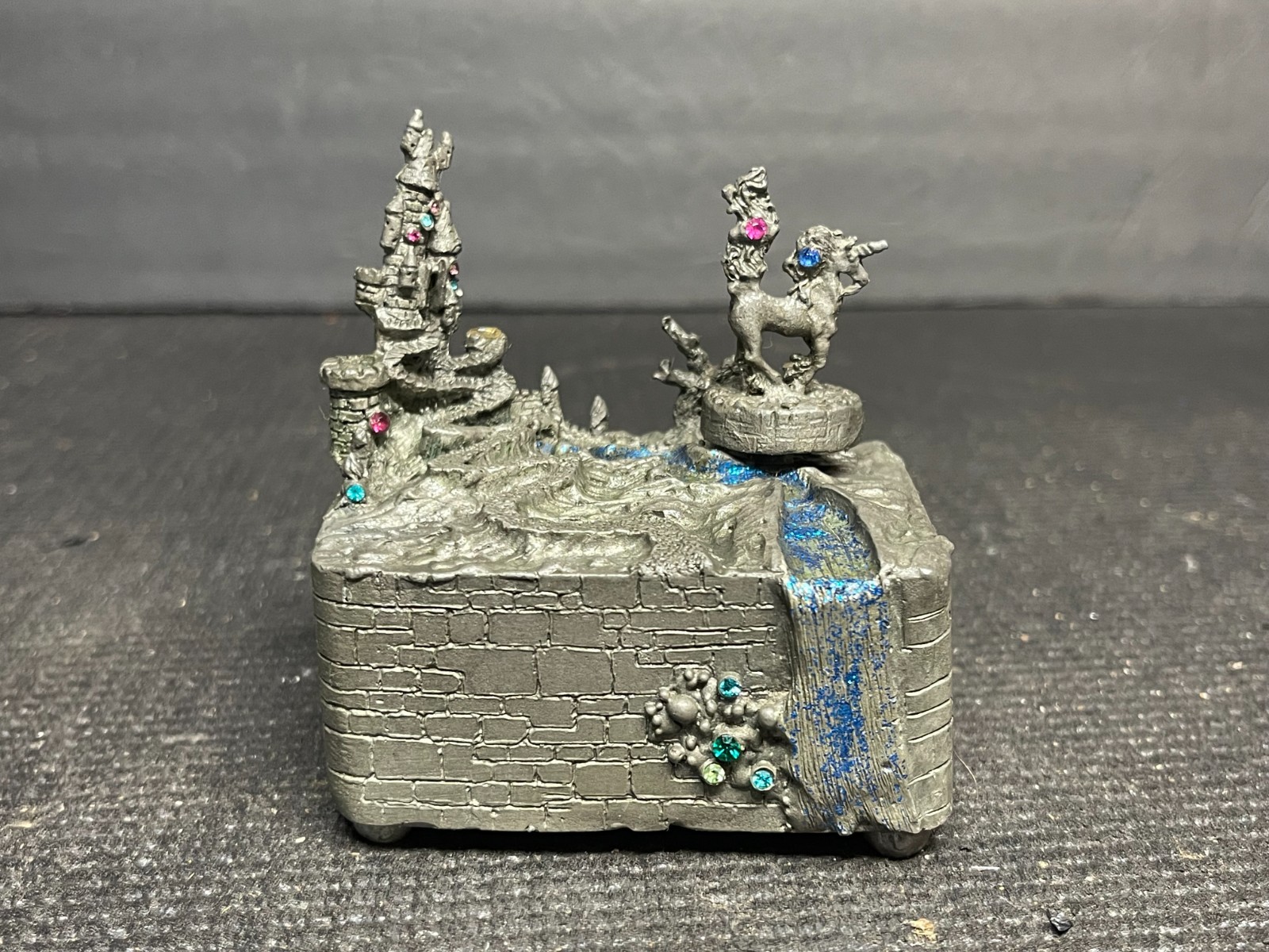 Vintage 1993 CCI Pewter Fantasy Castle & Unicorn Music Box Comstock Creations