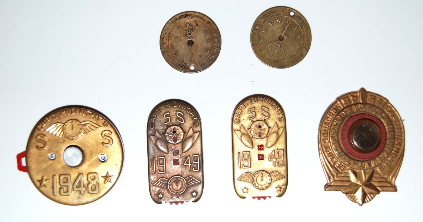 VINTAGE LOT OF CAPT MIDNIGHT TOY PREMUMS JUNK DRAWER AS FOUND IN ATTIC BOX