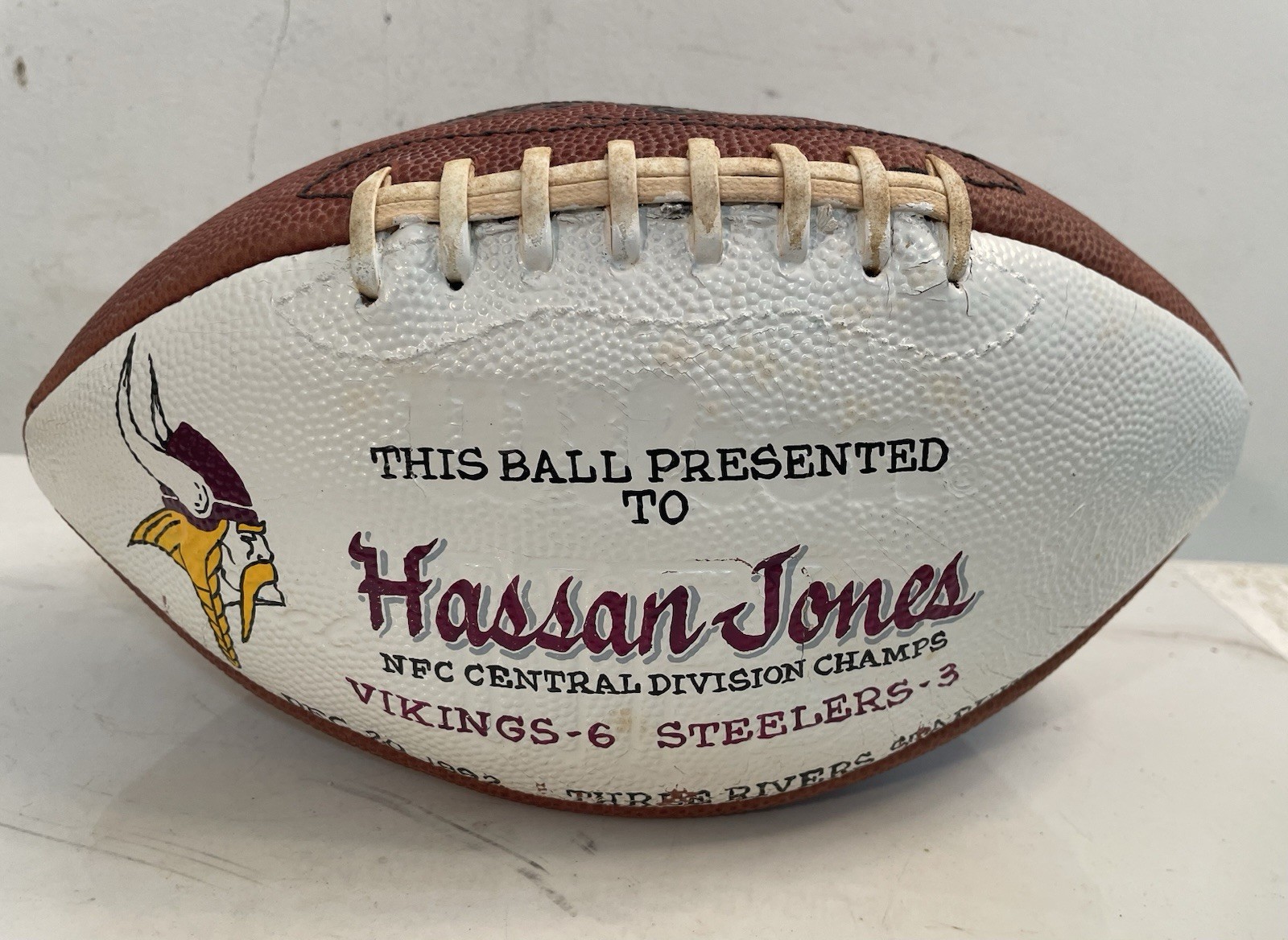 Minnesota Vikings Hassan Jones Presentation Game Used Ball Division Champs 1992