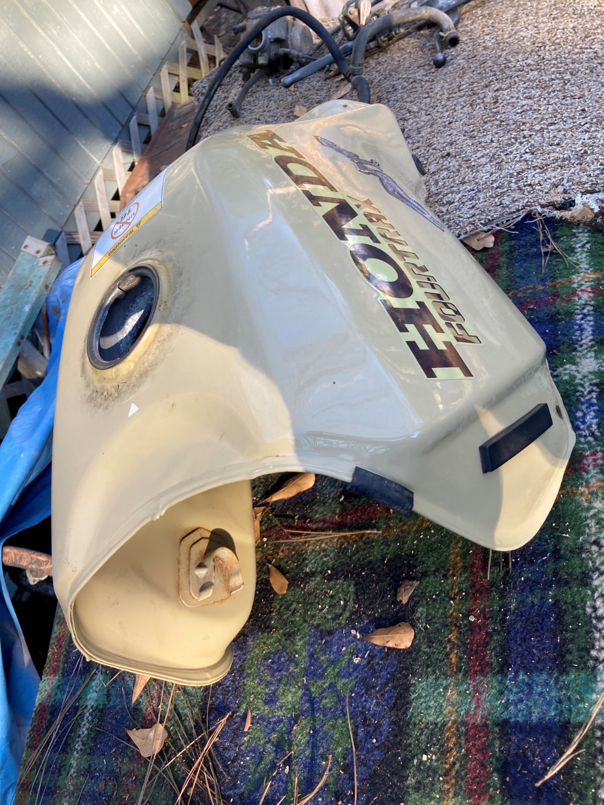 USED OEM 93-00 HONDA TRX300 TRX300FW 2x4 FOURTRAX YELLOW FUEL TANK with petcock