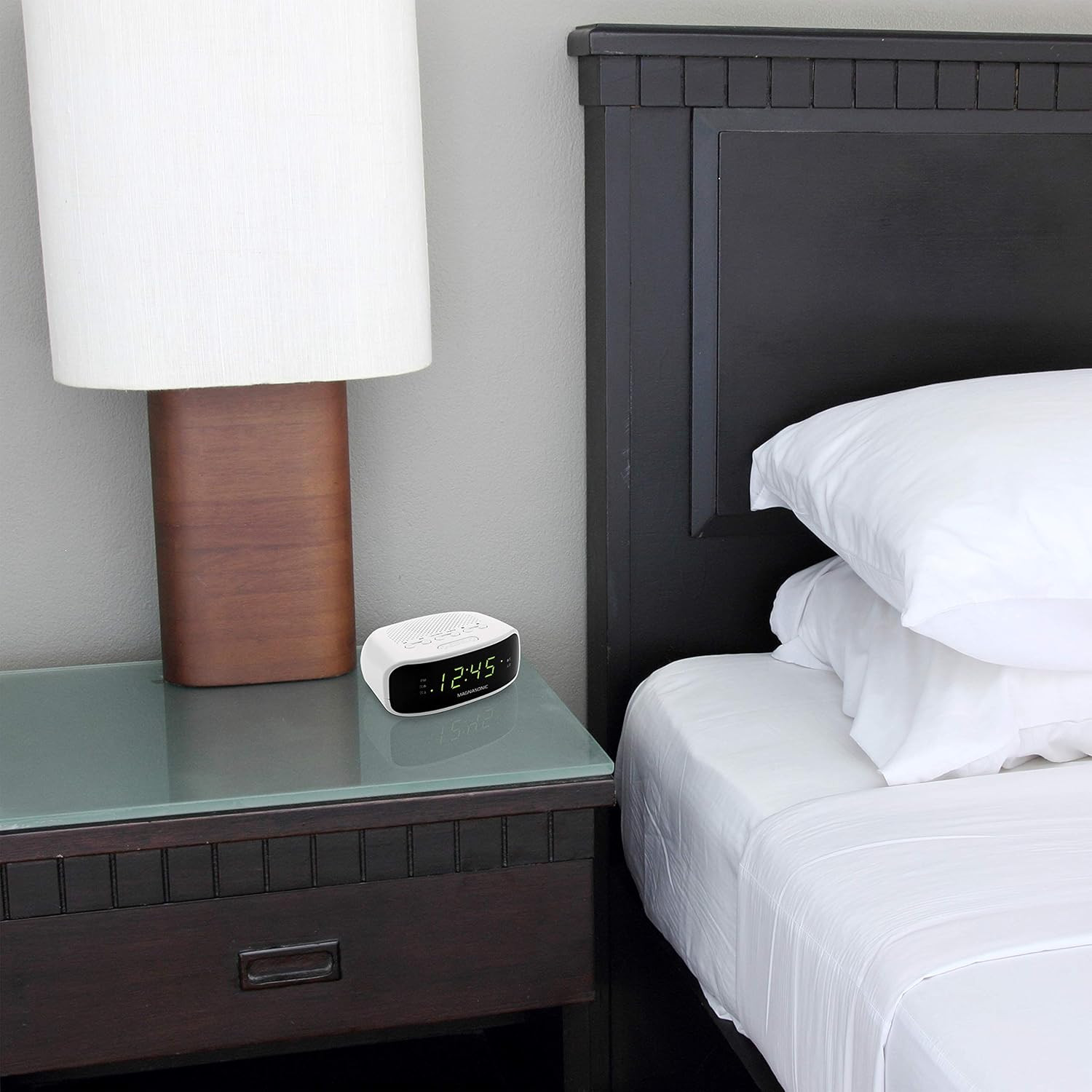 Magnasonic Digital AM/FM Clock Radio with Battery Backup, Dual Alarm, Sleep & Sn