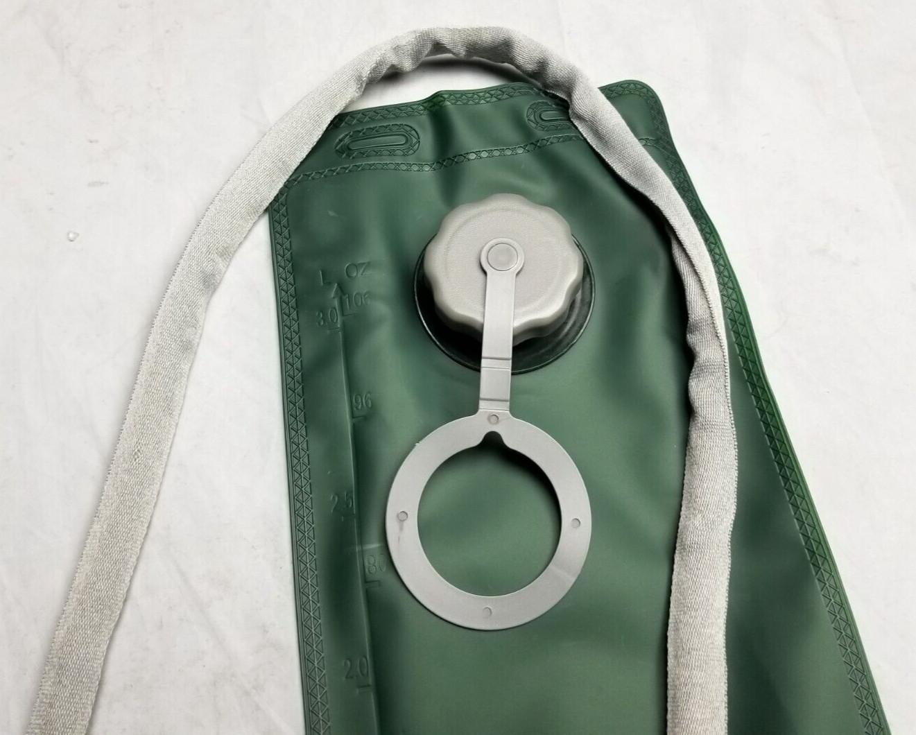 3L 106oz Hydration Bladder w/ Tube & Bite Valve Green / Grey 18"L x 6.75"W NIB