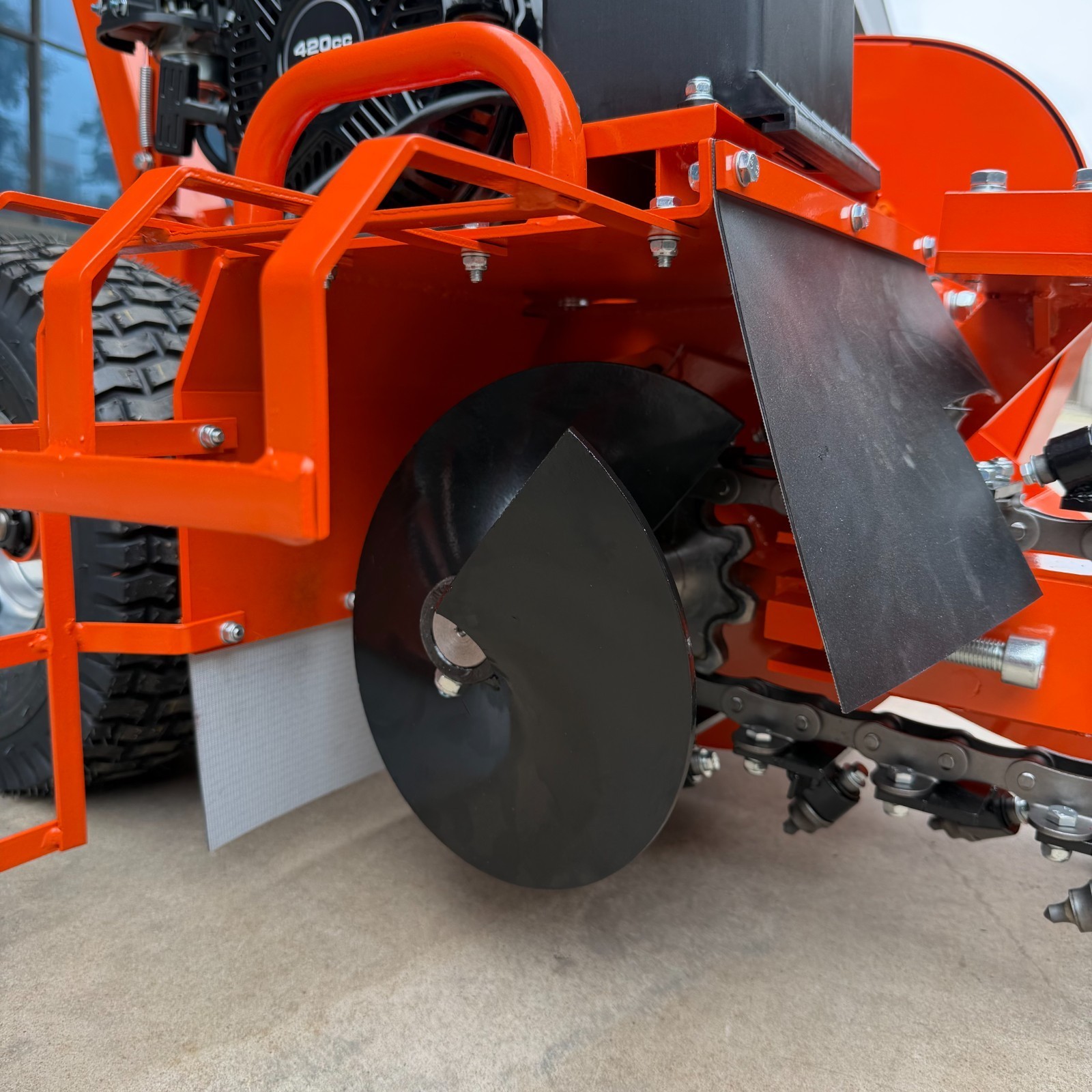15HP E-Start Gas Powered Trencher, 420cc 24'' Trench Depth/4'' Trench Width