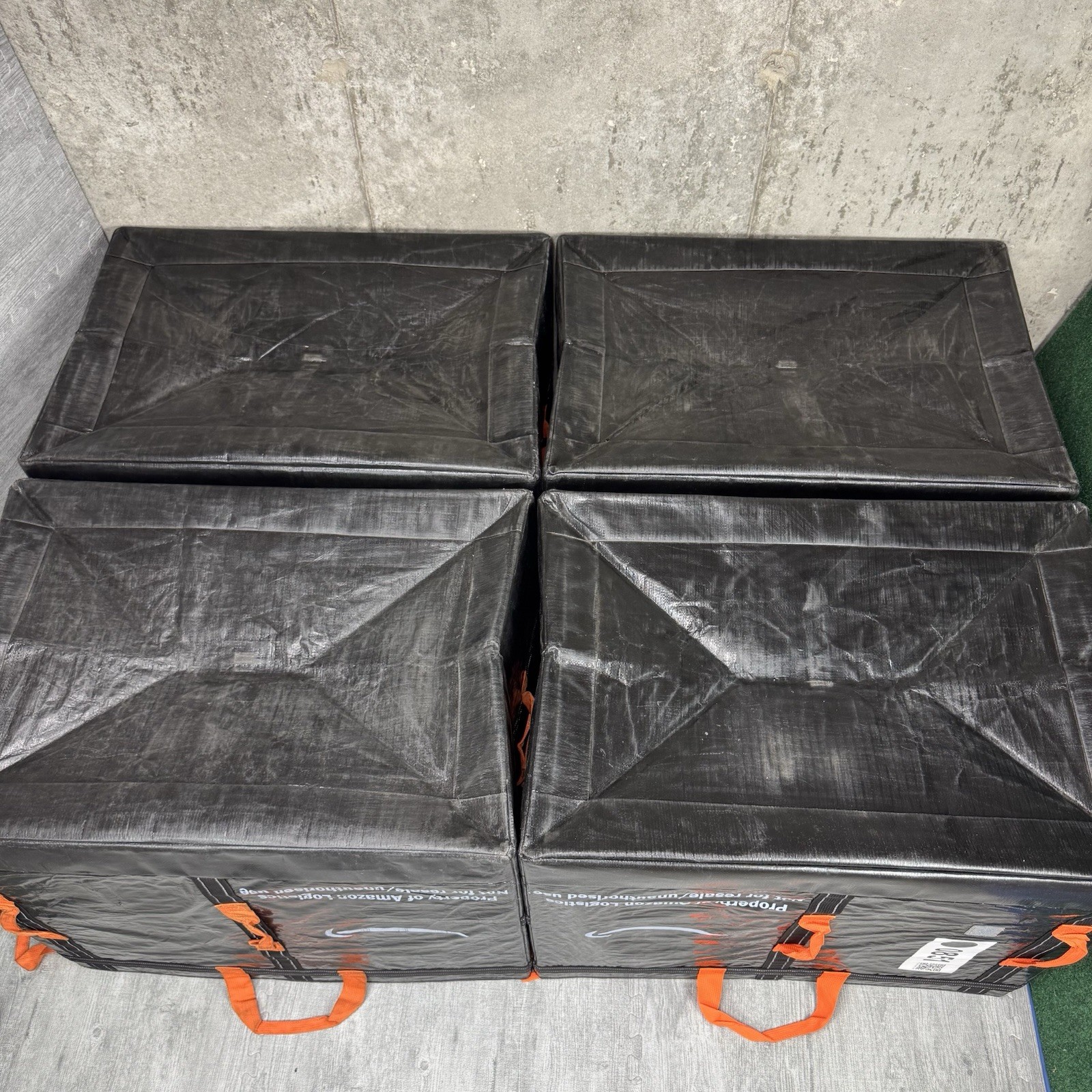 LOT OF 4 PREMIUM AMAZON COURIER DELIVERY CURRENT STYLE TOTE BAGS 28x24x20 BLACK