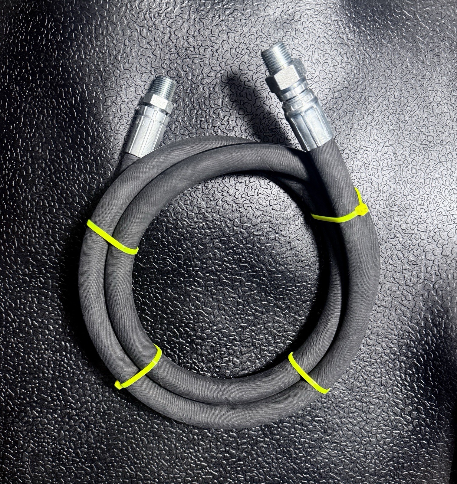 3/8" Hydraulic Hose Assembly - 3/8 Male Pipe Fittings, 1 Male Swivel End