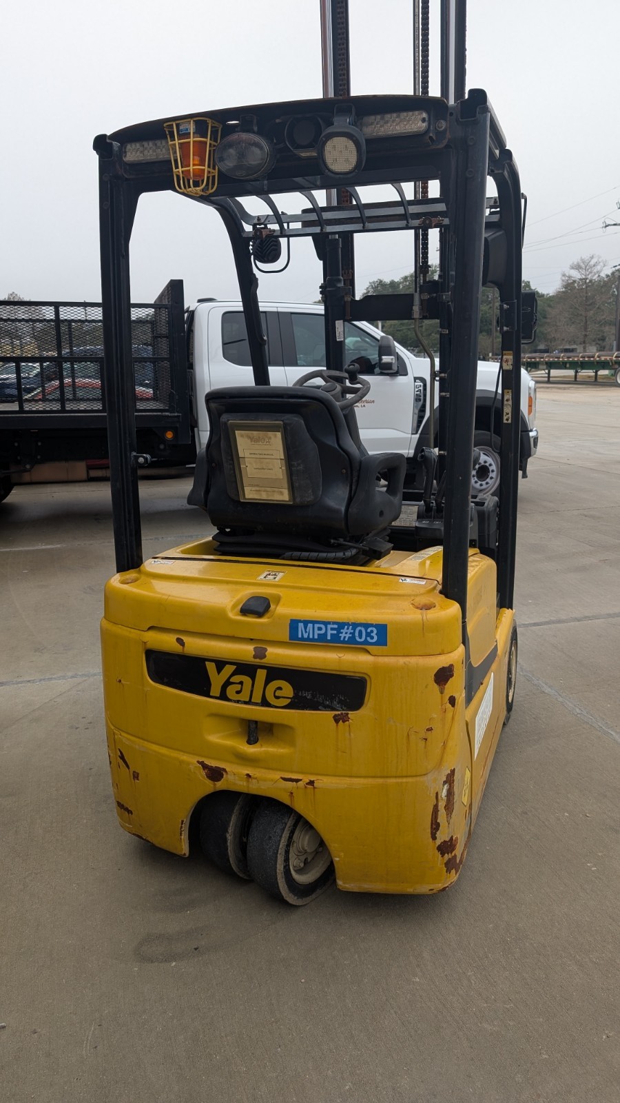 Yale 36V Electric Forklift, 3000# Capacity, Triple Stage Mast, ERP030VTN36TE082