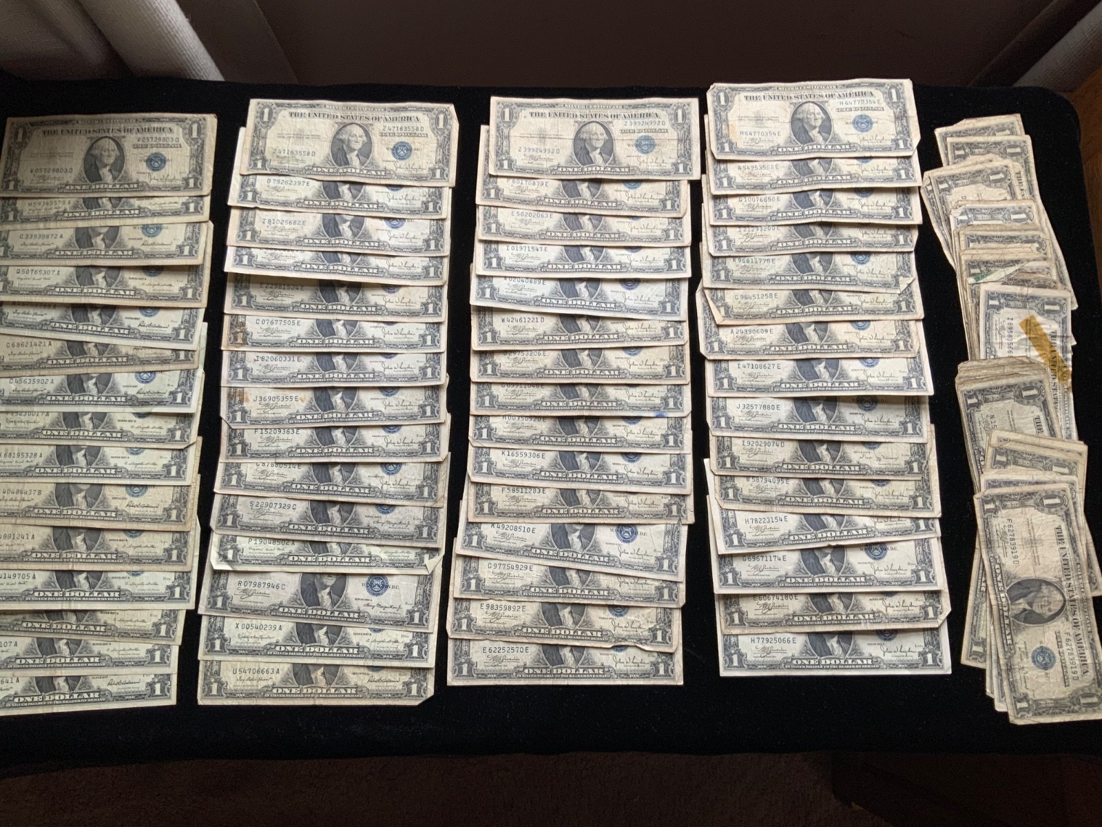90pcs 1935 Silver Certificates U.S $1 Notes Lot