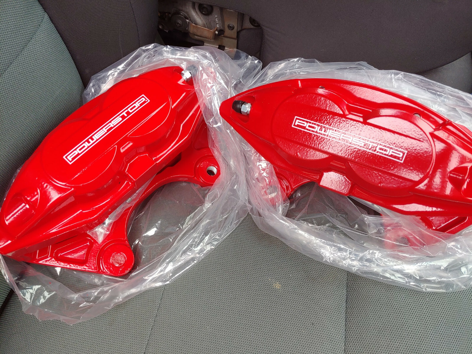 (2) Front 4 Piston Brake Calipers Pair FX50 G37 G37X Q50 09 370Z Plain or Red