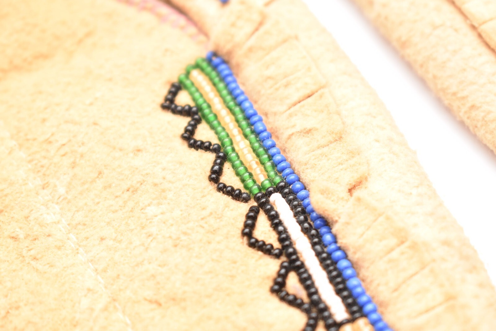 Vintage Native American Lakota Sioux Leather Beaded Moccasins 9"