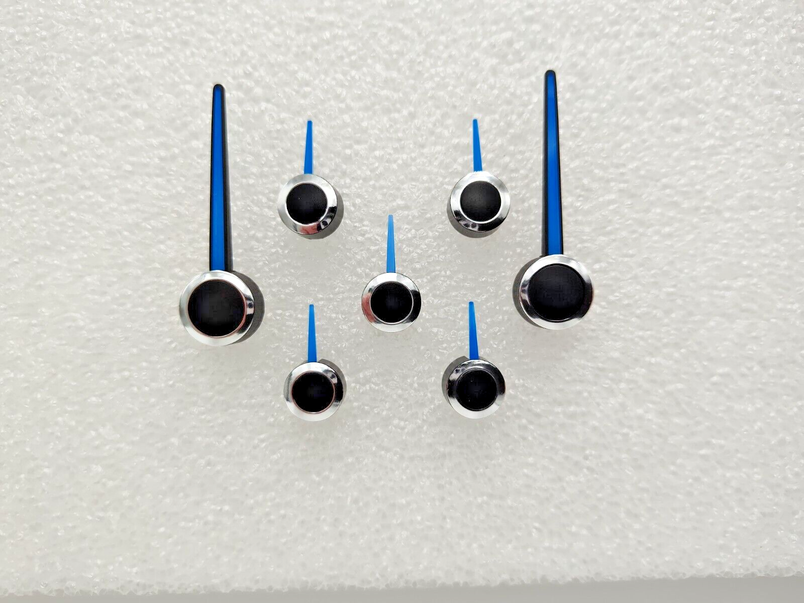 Custom Gauge Cluster Pointer Needle Set for GM 2003 04 05 06 Chrome Blue Black