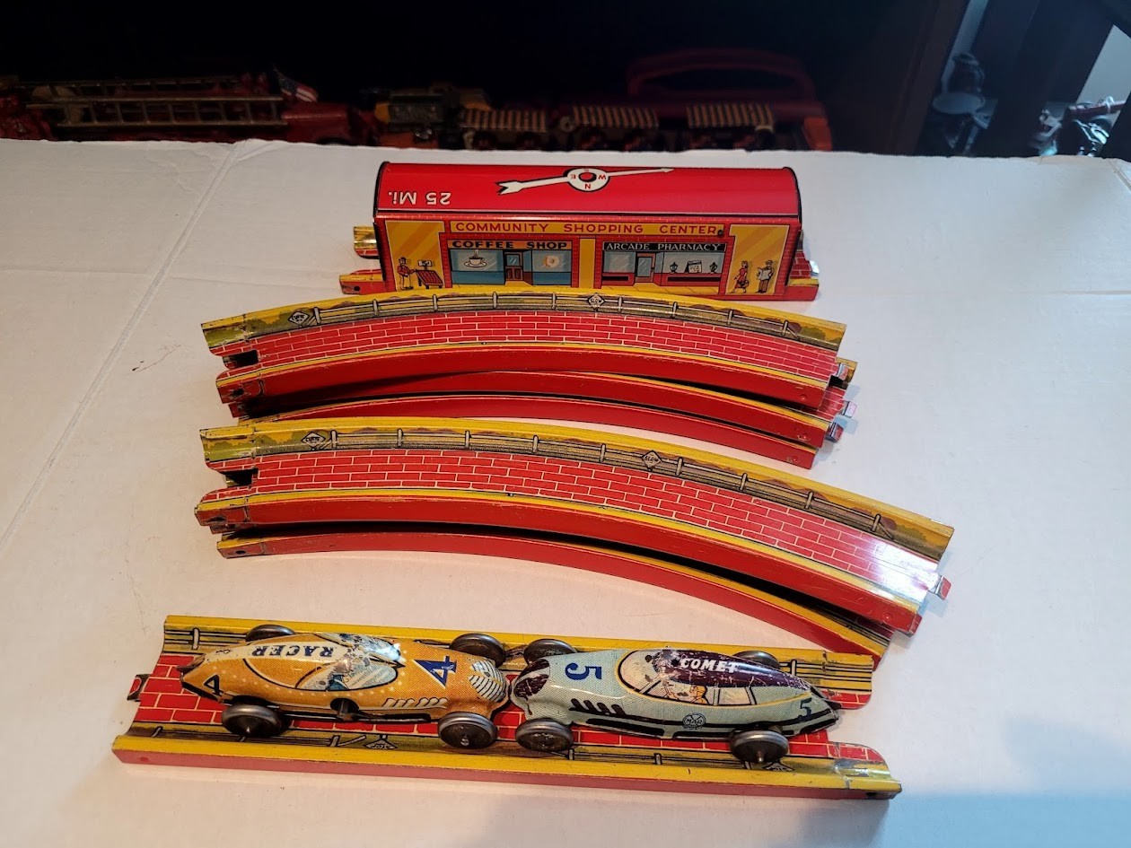 NICE SELDO SEEN Vintage 1930's MARX MYSTERY TUNNEL W/ TWO WIND UP CARS in BOX