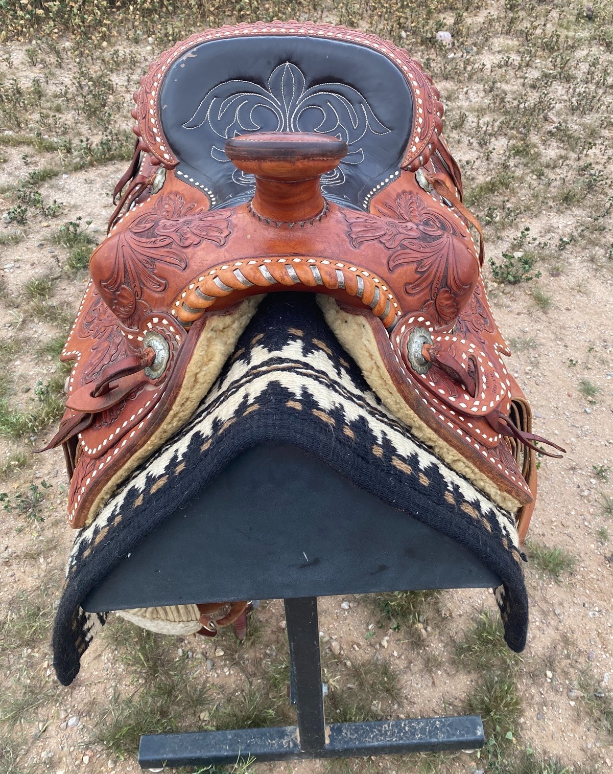 Old School Buck Stitched western saddle - Maker E Bacon Globe, AZ - TOP Quality!