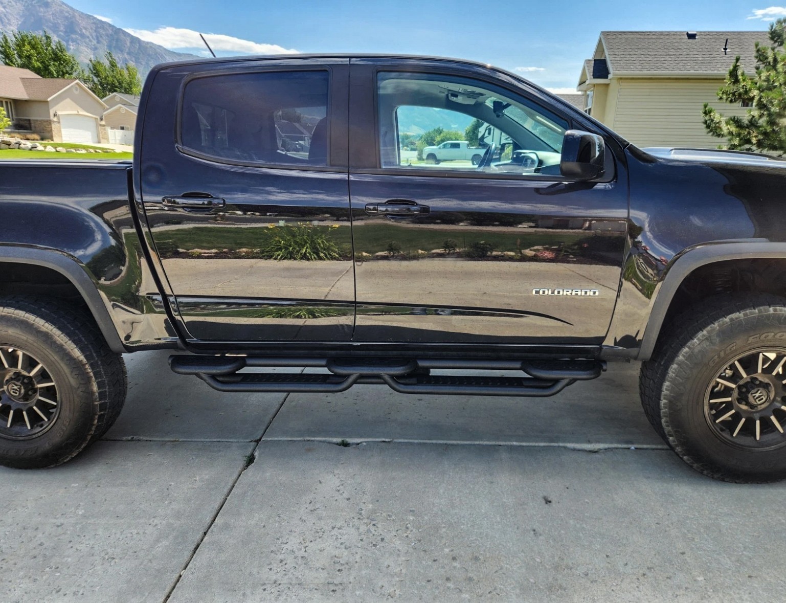 Vijay For 2015-2026 Chevy Colorado Crew Cab Running Boards & Step Bars Nerf Bar