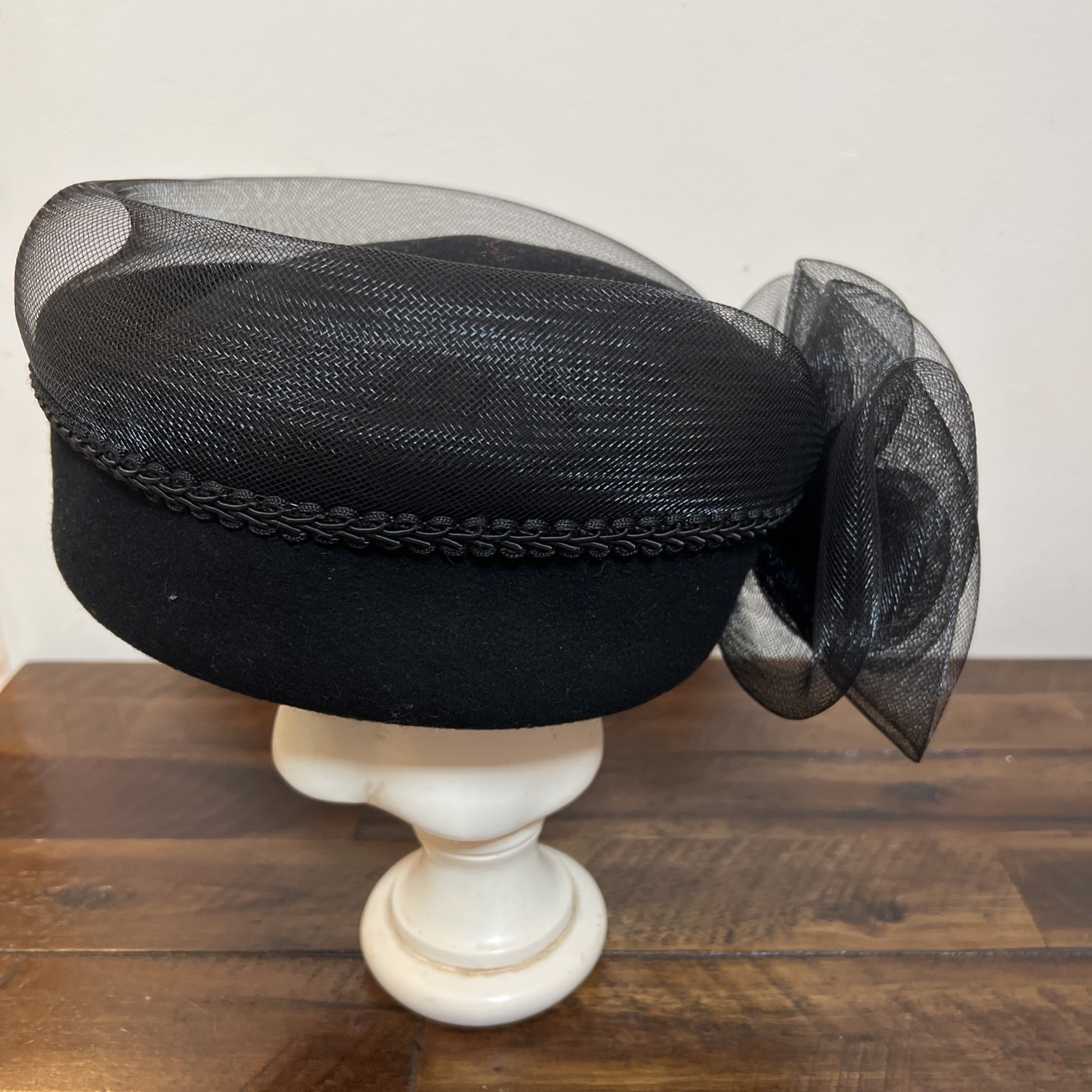 Vintage Black Wool Fascinator Hat – Retro Cocktail / Derby / 90s Y2K Style