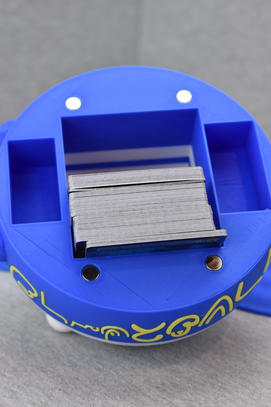 final fantasy 7 Blitz Ball deck box with Stand - Magic The Gathering Deck Box