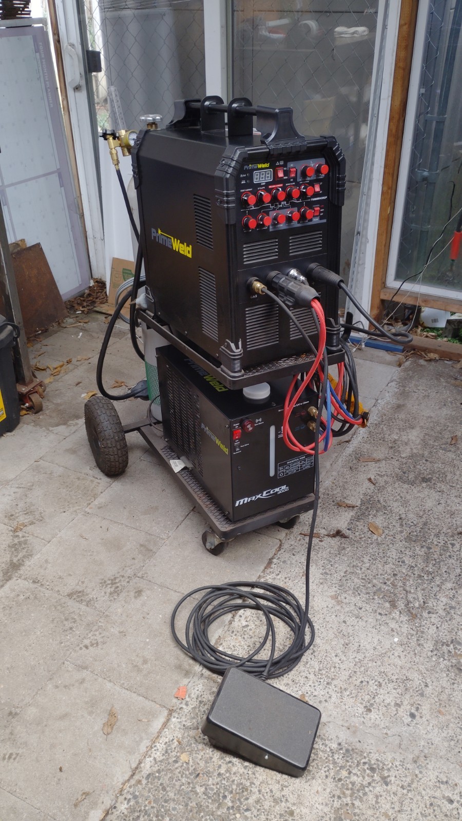 PRIMEWELD WELDER 225 W/ MAXCOOL 3000 WATER COOLER+ WTR COOLED TORCH + ACCESSORIE