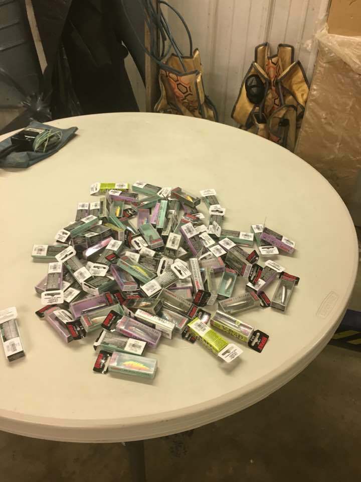 Variety Tackle Box crankbaits sinkers inline spinners jigs rapala lure