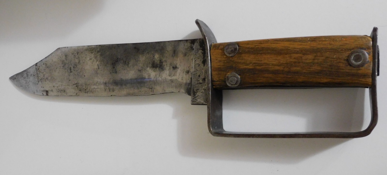 Vintage, Bowie D-Guard Clip Point, wood handle, steel blade 15 1/2"