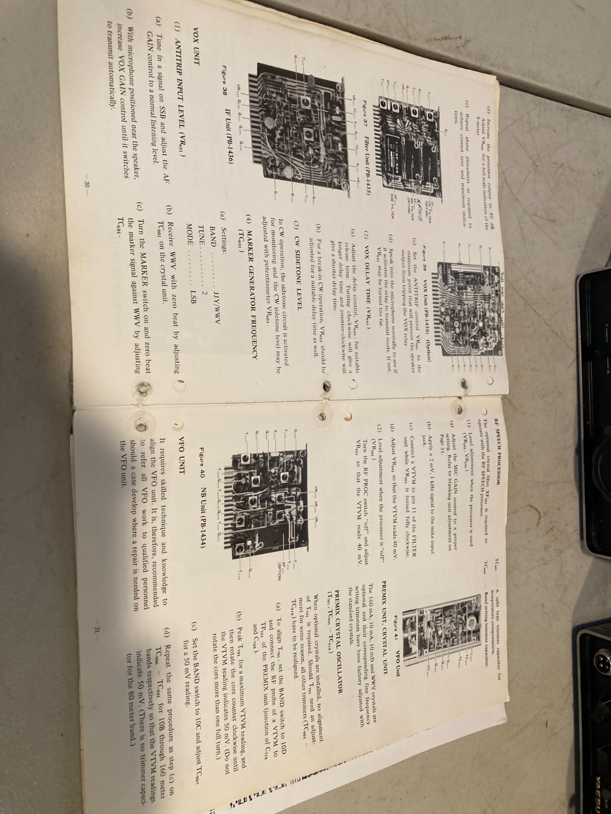 Yaesu FT-301 HF Amateur Radio Transceiver Solid-State W/ FV-301 VFO