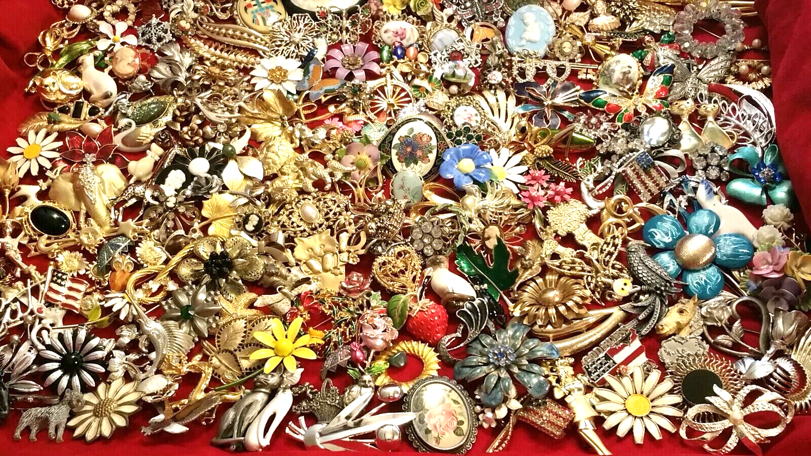 Vintage Costume Jewelry Lots Brooches Signed Unsigned *All Wear*