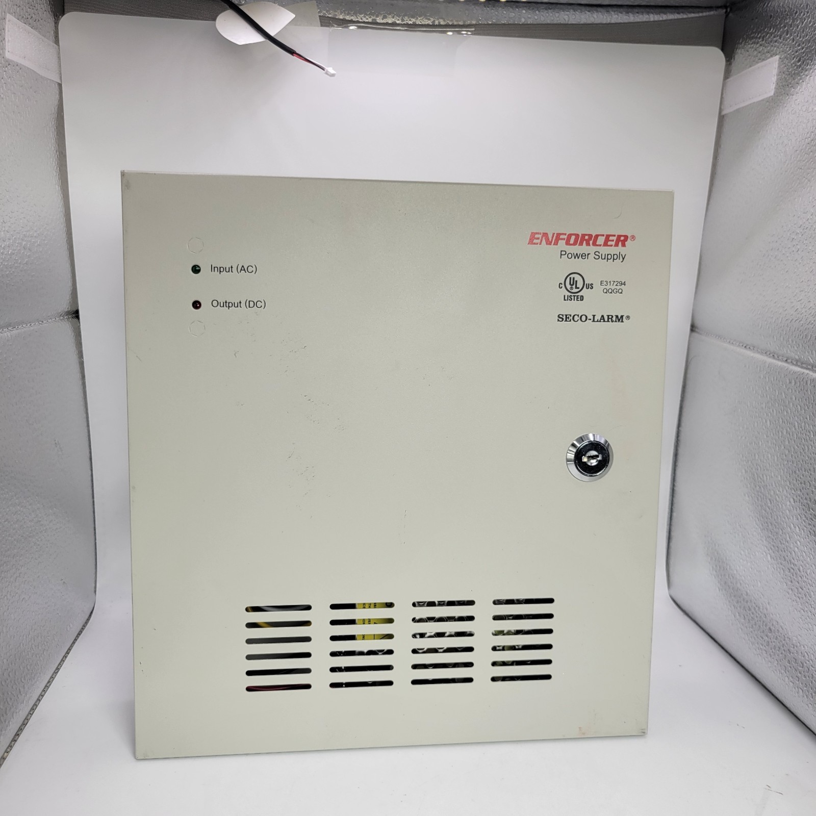 Seco-Larm Enforcer Switching CCTV Power Supply (PC-U0405-PULQ) No Keys