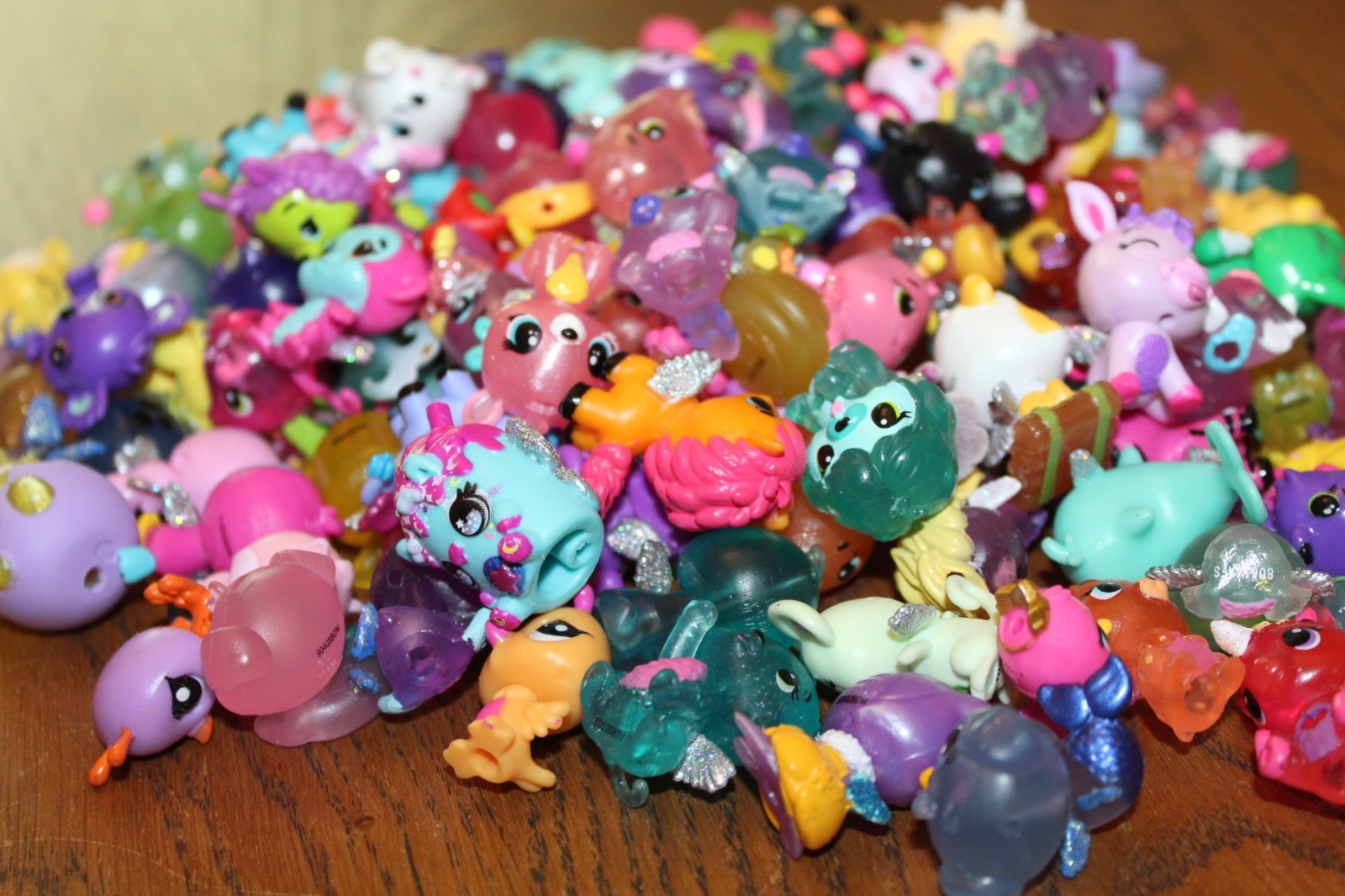 Hatchimals COLLEGGTIBLES Random LOT Bag (10) Assorted CUTE Seasons NO DUPLICATES