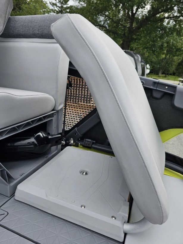 New Take Off Sea-Doo OEM Switch Sport Pontoon Lounge Seat & Base Assembly