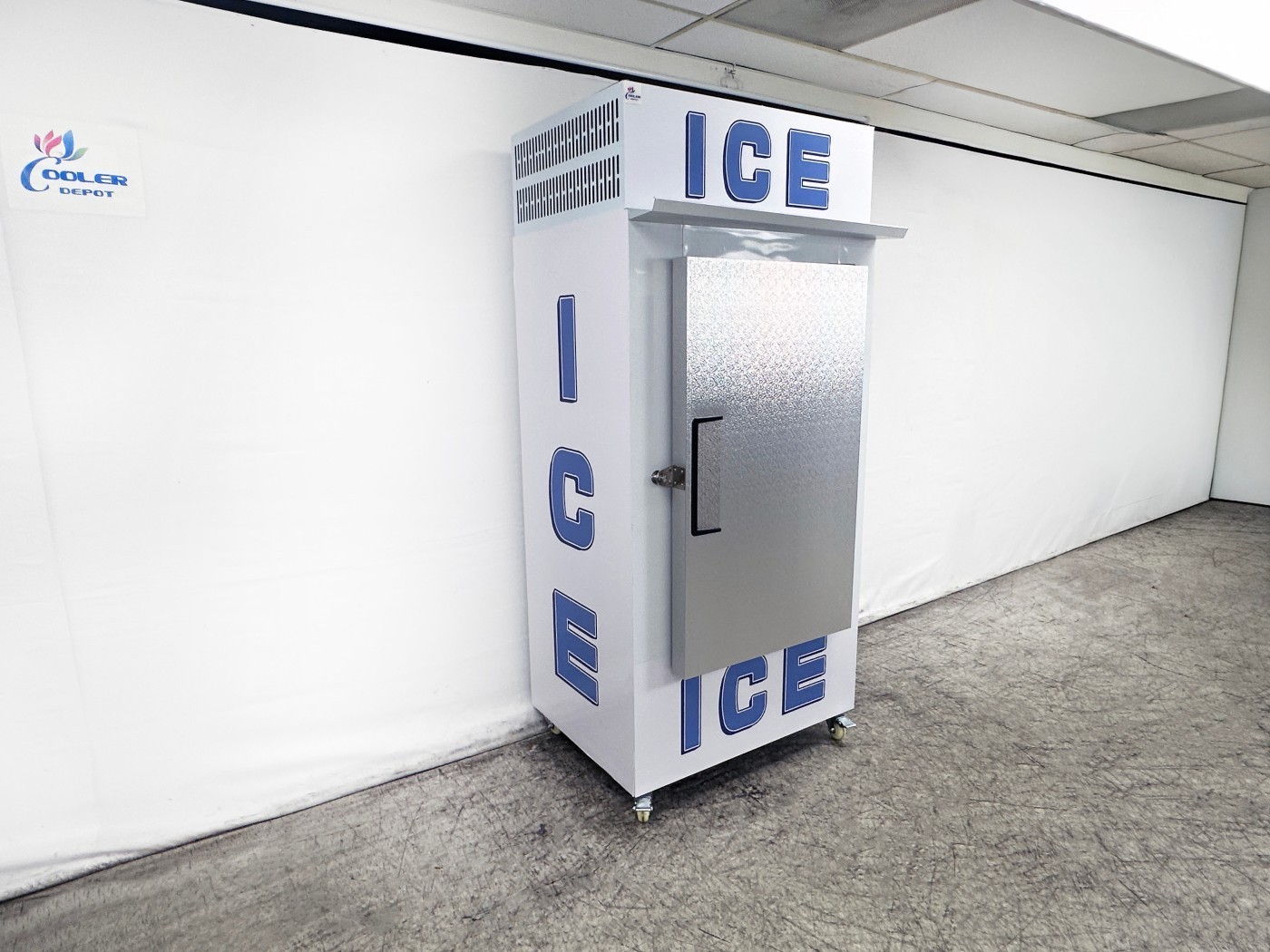NEW 36" Ice Merchandiser Freezer Insulated 650L 100 Bags Capacity 115V
