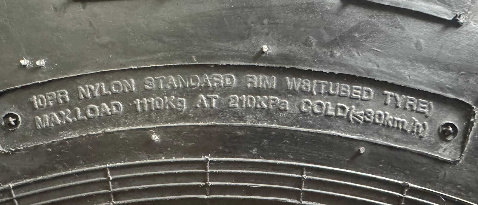 (1-Tire and Tube) 9.5-24 10 PR ROAD CREW R1 TRACTOR TIRES