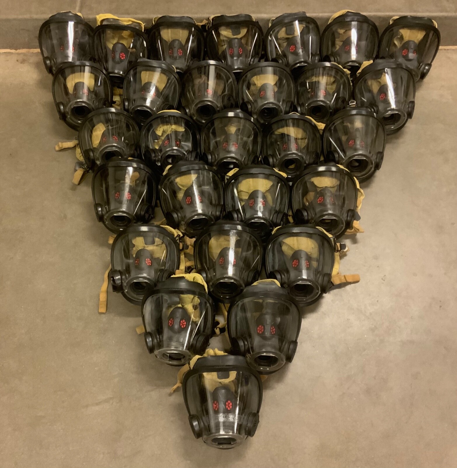 SCOTT AV-3000 HT MASK w/KEVLAR NETTING SIZE MEDIUM Firefighter SCBA AIR PAK Mask