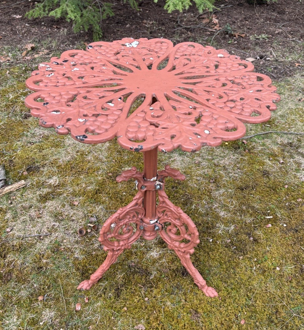 Vintage Victorian Grape Vine Cast Iron Patio Bistro Table GRIFFIN LEGS Garden