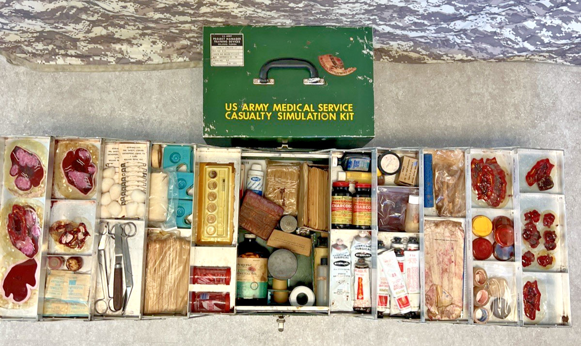 US ARMY Medical Service Casualty Simulation Kit Gentronics 1978 Training D-19