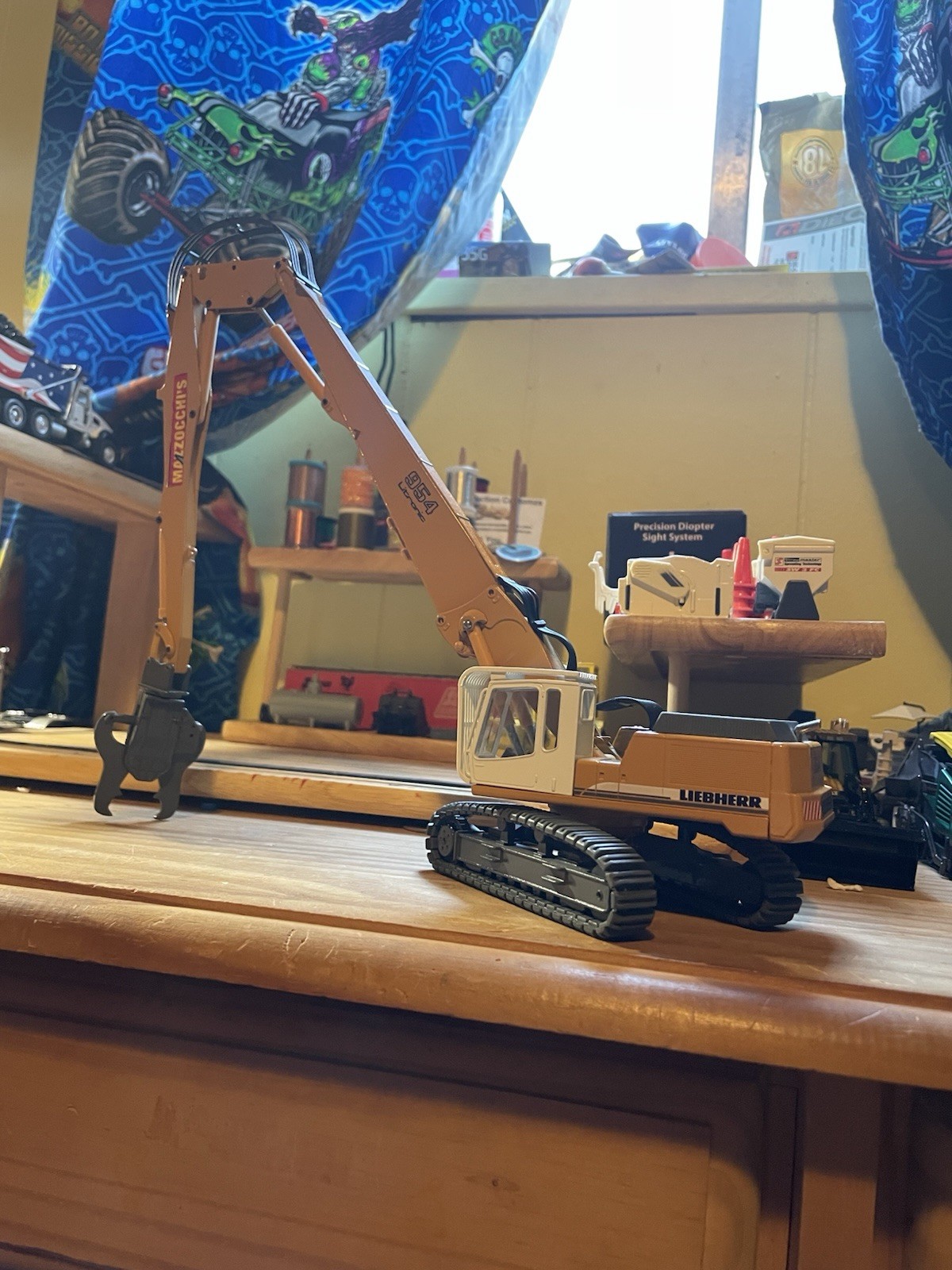 Liebherr 954 Excavator Diecast Model by Conrad