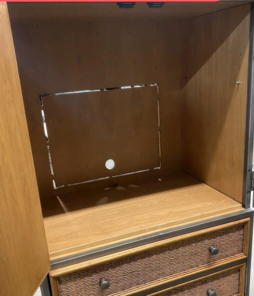 LARGE BEAUTIFUL PIER ONE MIRANDA COASTAL RATTAN ENTERTAINMENT AMOIRE