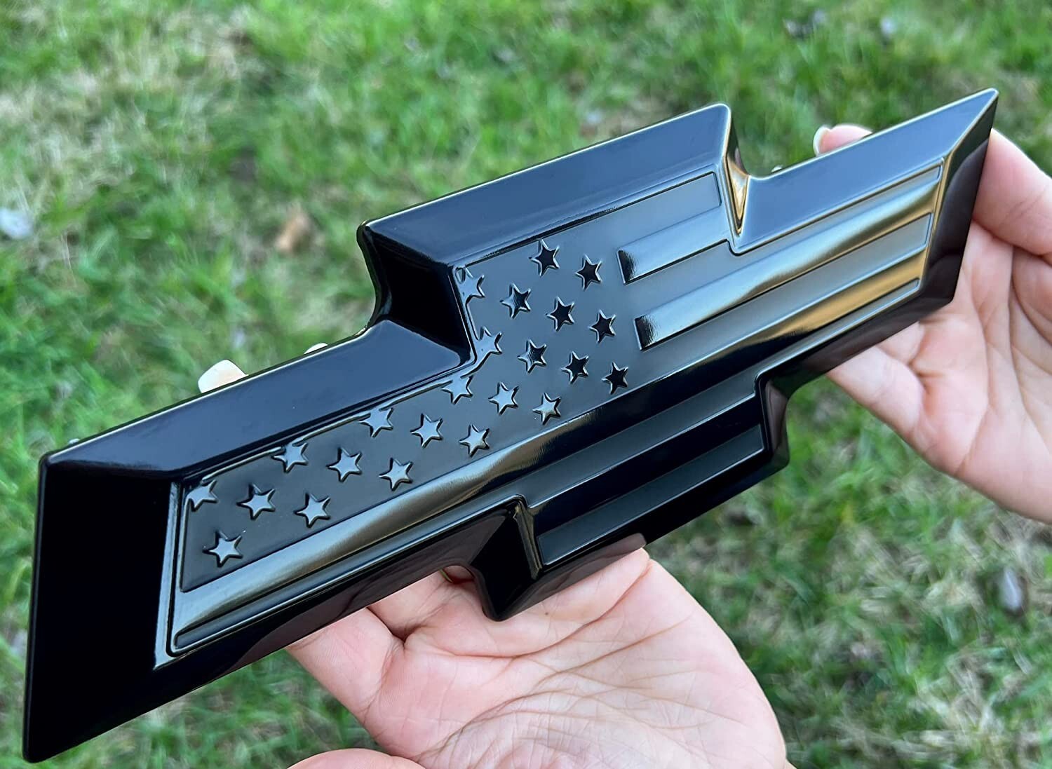 Front Bowtie Overlay Metal Flag Emblem for (2023-2025 Silverado 2500 HD Custom