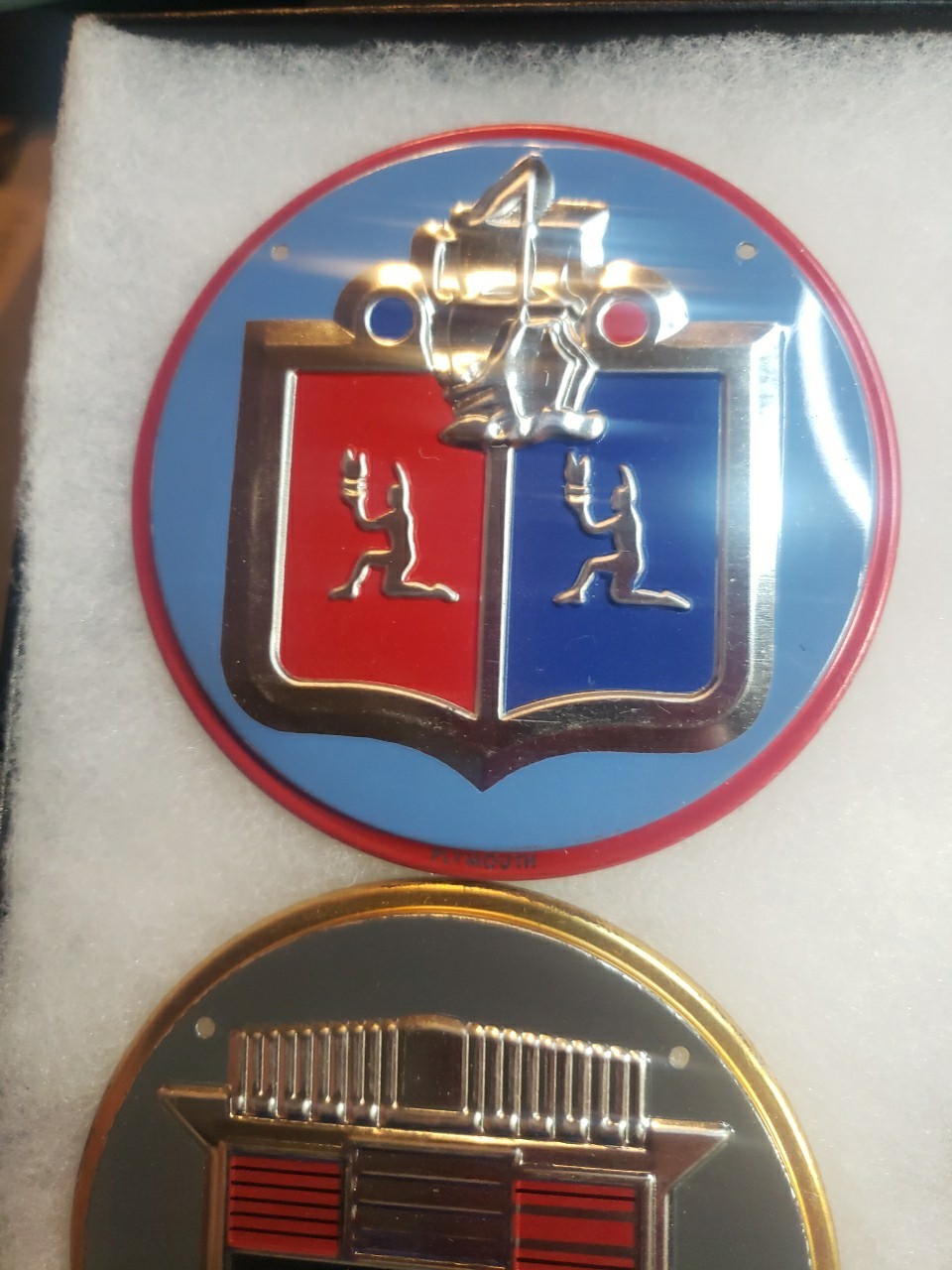 ORIGINAL 1950S WHEATIES CEREAL PREMIUM METAL AUTOMOBILE EMBLEMS SET 14 IN Case