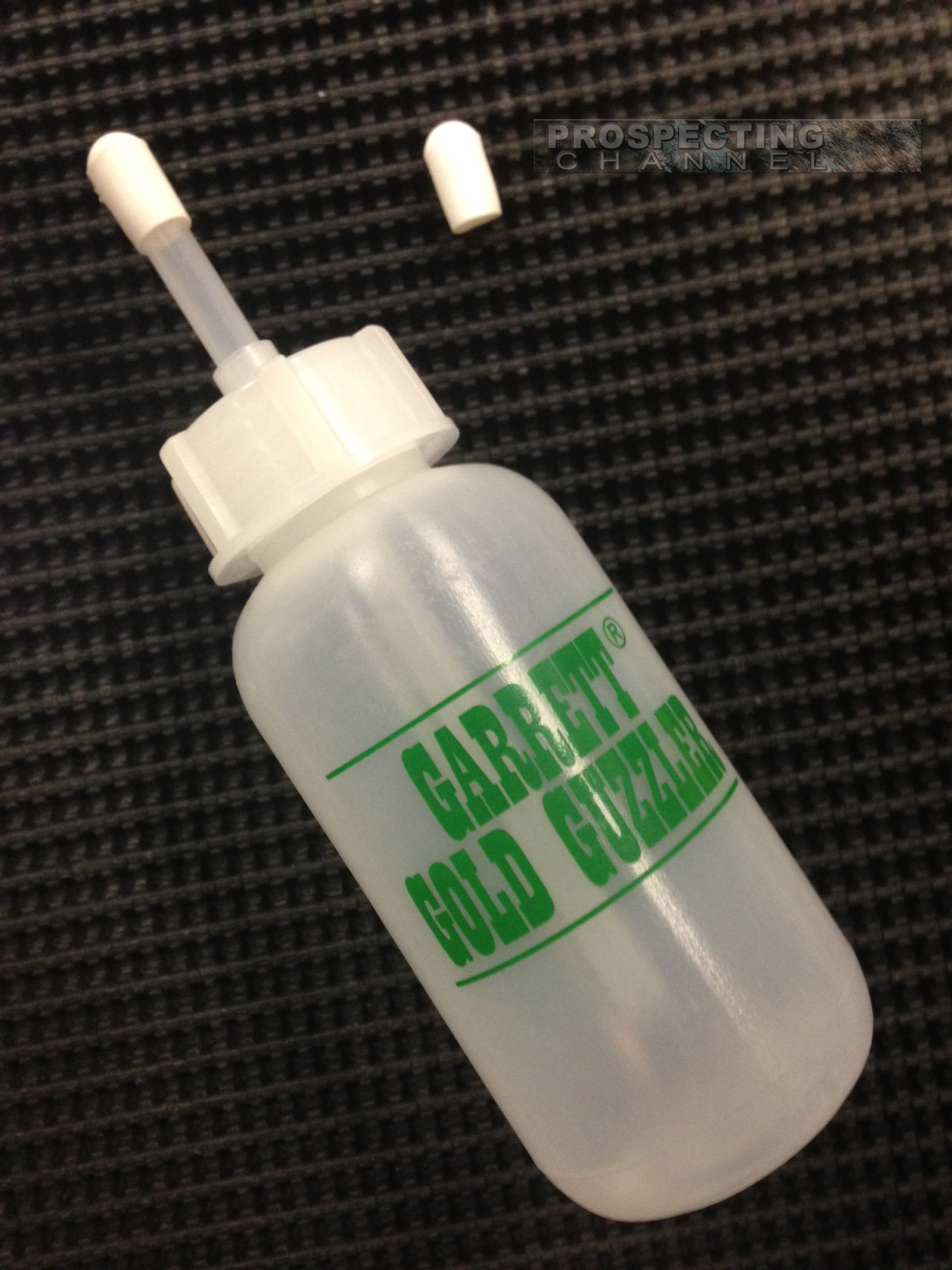 Garrett GOLD GUZZLER Snuffer sniffer Bottle with Extra Spare Cap