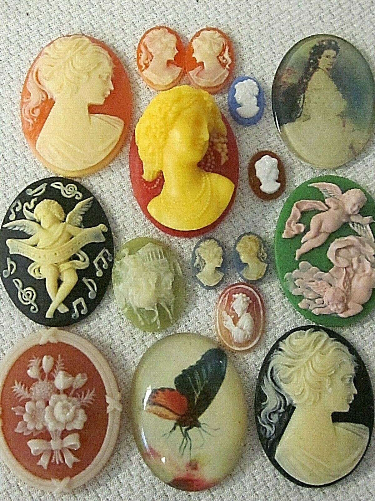 * SALE * VTG CAMEOS 3-D 40x30mm HUGE 16 LOT JEWELRY RESIN FINDINGS REPAIR CRAFTS