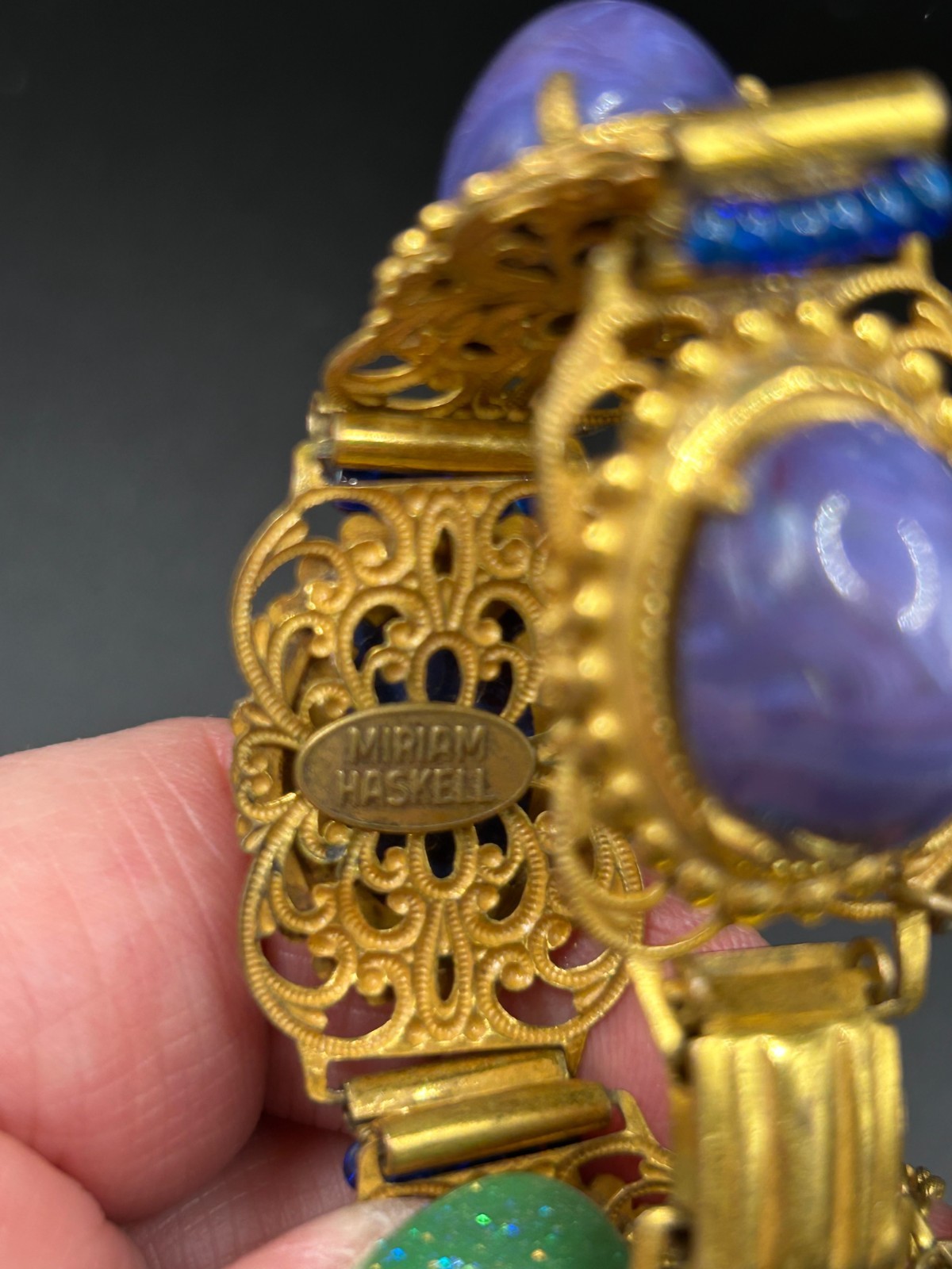 VINTAGE MIRIAM HASKELL PURPLE STONE BRACELET COBALT ACCENT GOLD TONE - SIGNED