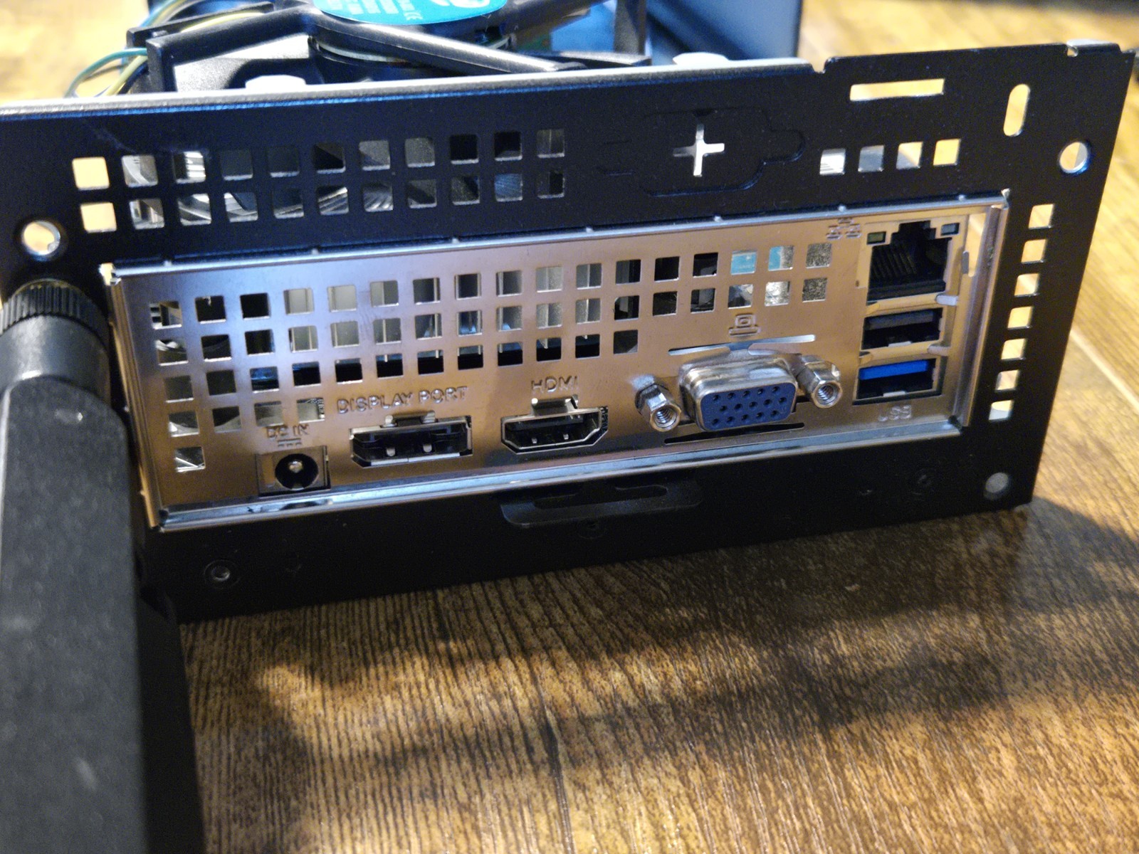 Asrock Deskmini H310M-STX V1.03 I5-9400 8GB WIFI *NO SSD, NO PSU, NO SATA CABLE*