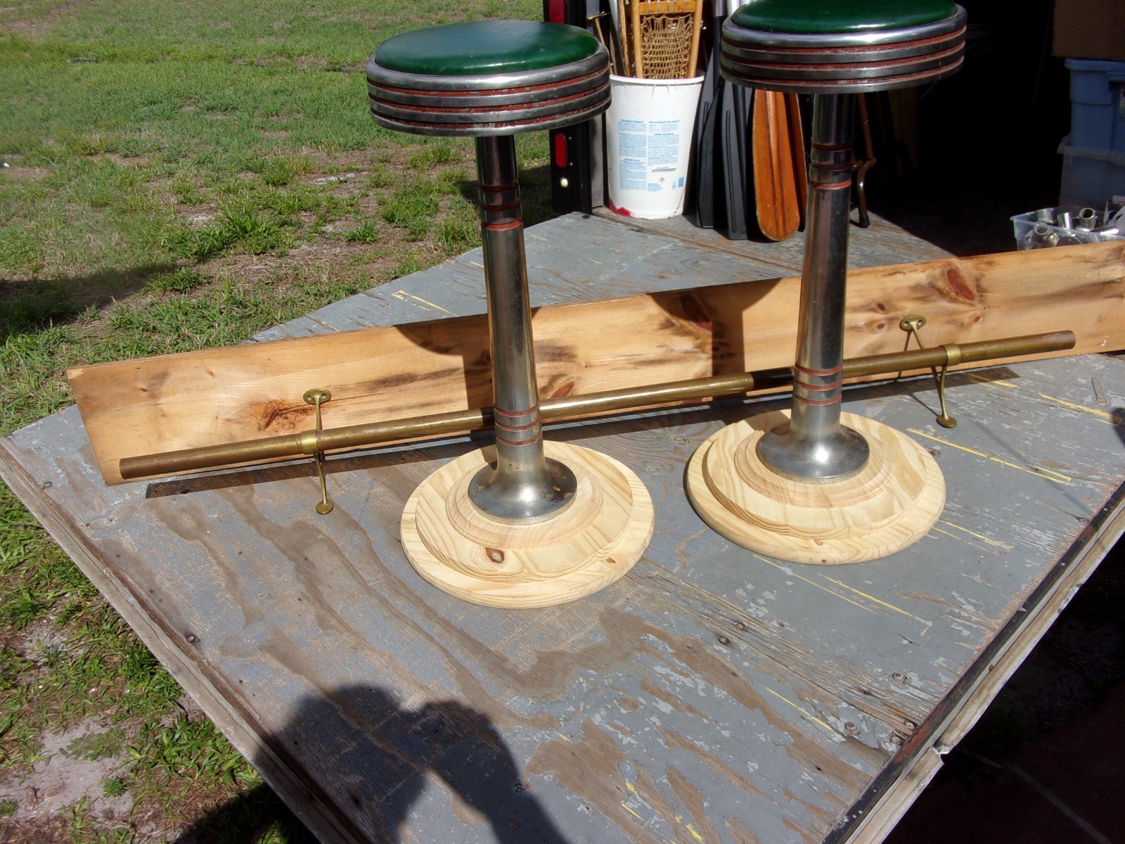 Vintage 1-1/2"OD Brass Bar Foot Rail heavy gauge 2 brass brackets 71" long