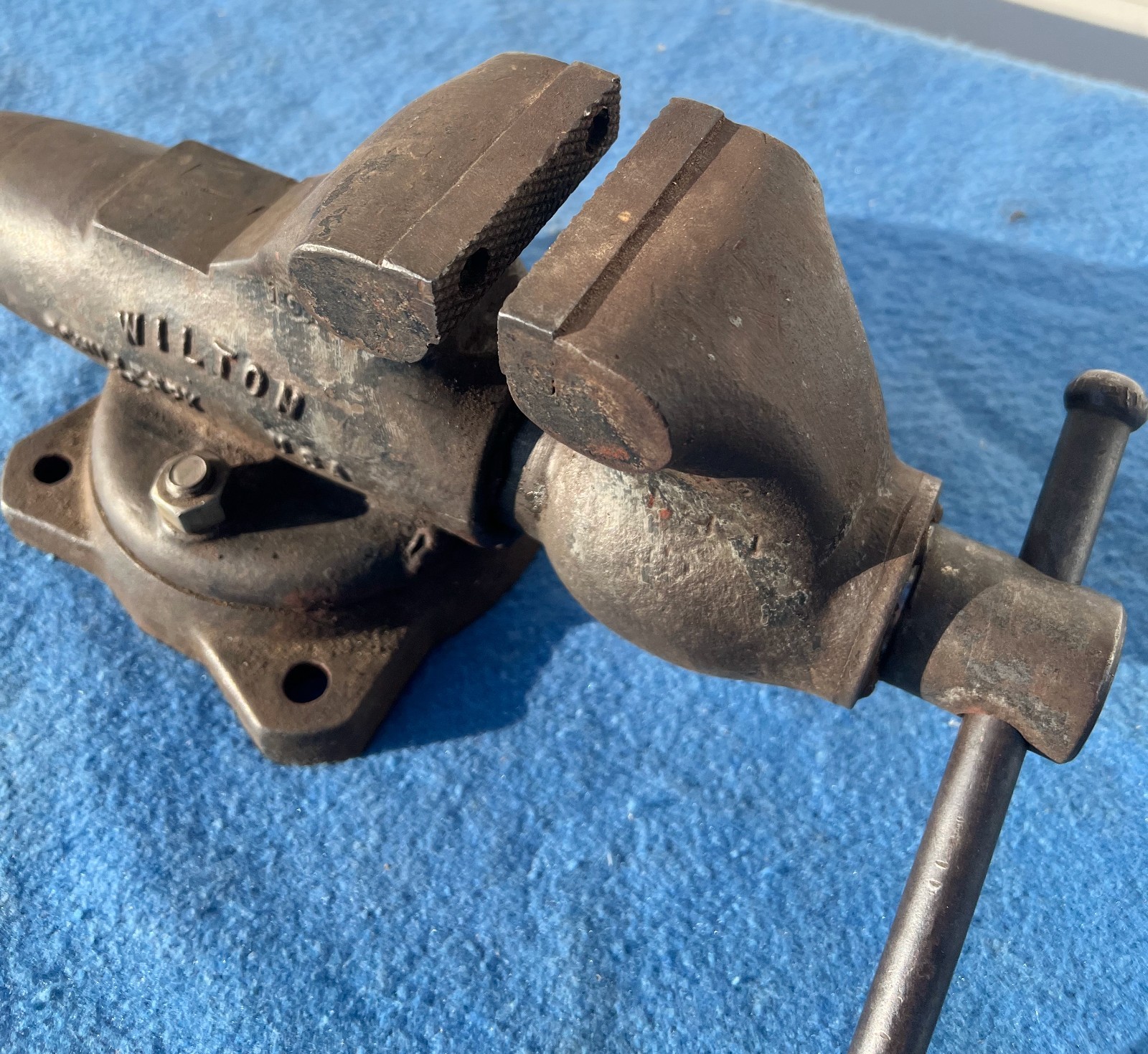 Wilton 3" bullet vise for parts look at pictures