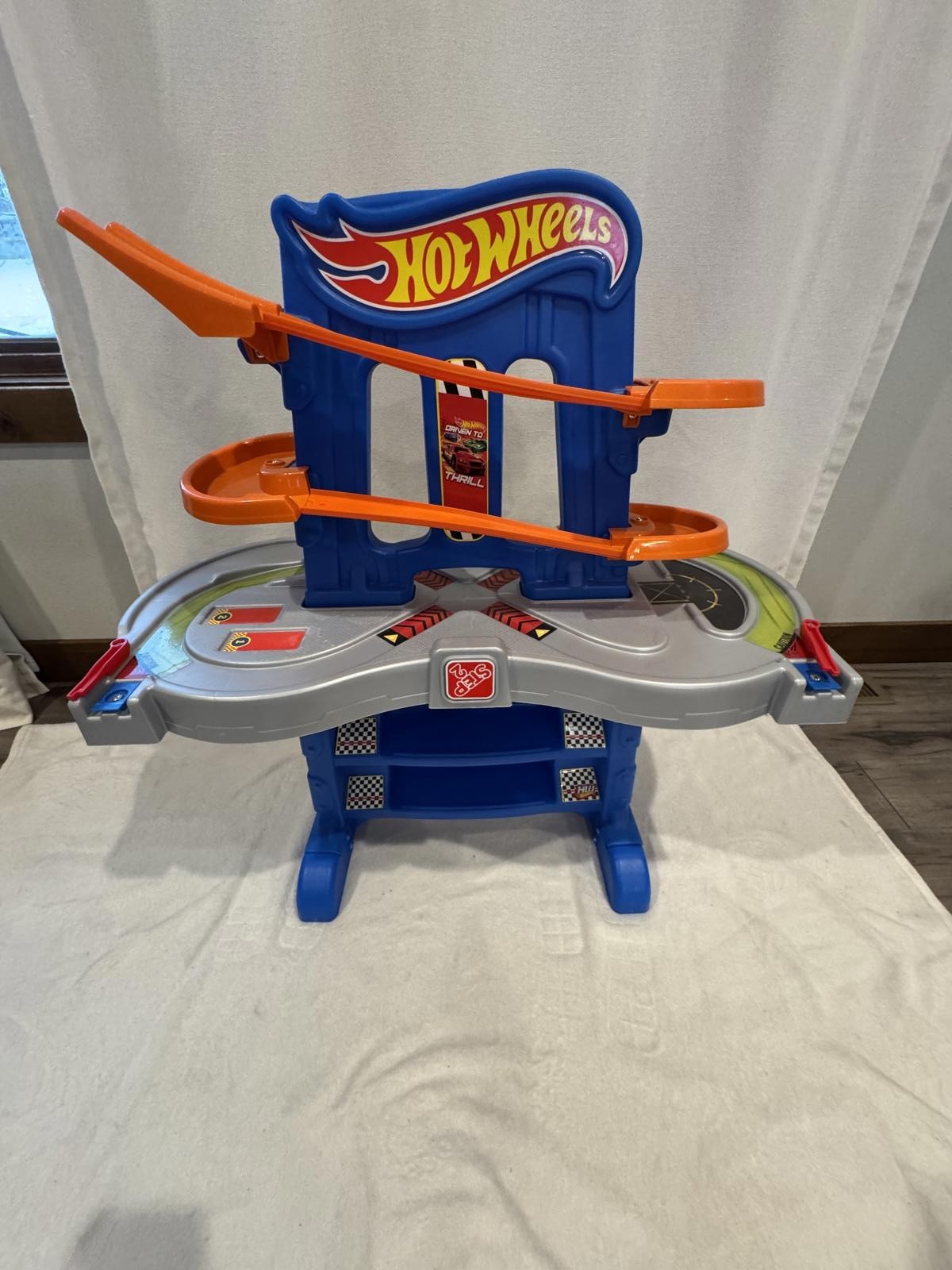 FREE SHIPPING Step 2 Hot Wheels Road Rally Raceway Car Track Play Table Step2